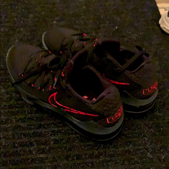 Lebron 17 low - Picture 1 of 1